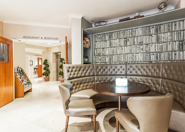 布雷维尔顿酒店- 原华美达布雷酒店 酒店 布瑞